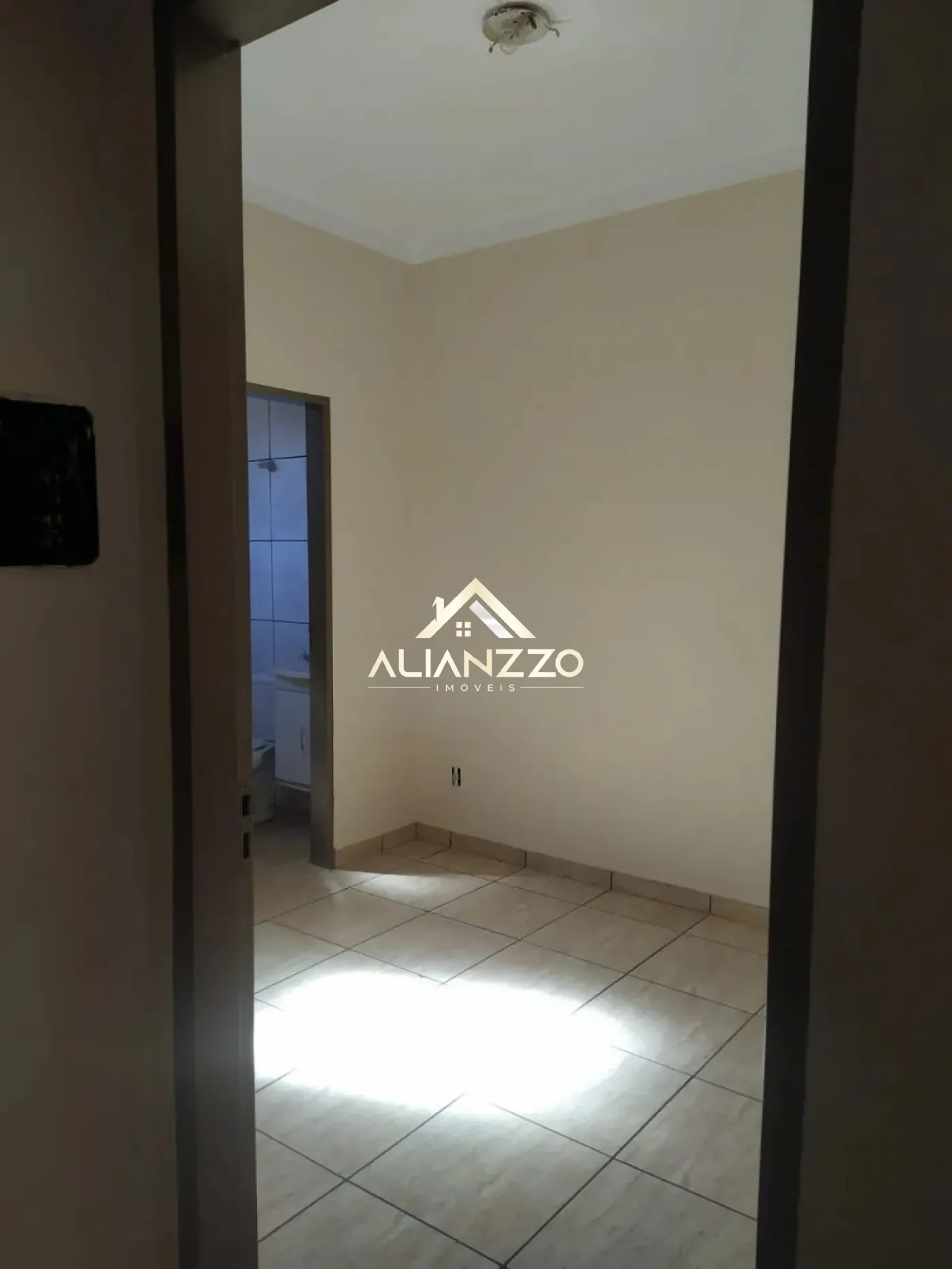 Alugar Casa / Padrão em Ribeirão Preto R$ 1.600,00 - Foto 4