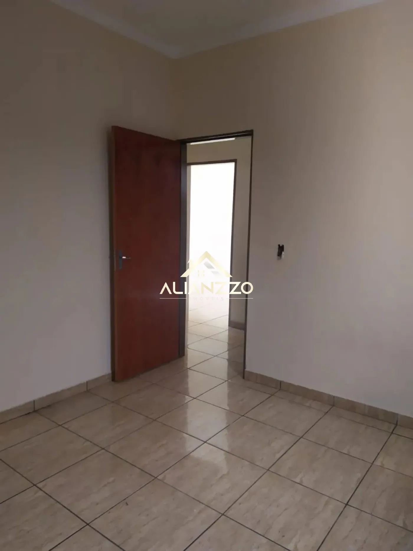 Alugar Casa / Padrão em Ribeirão Preto R$ 1.600,00 - Foto 11
