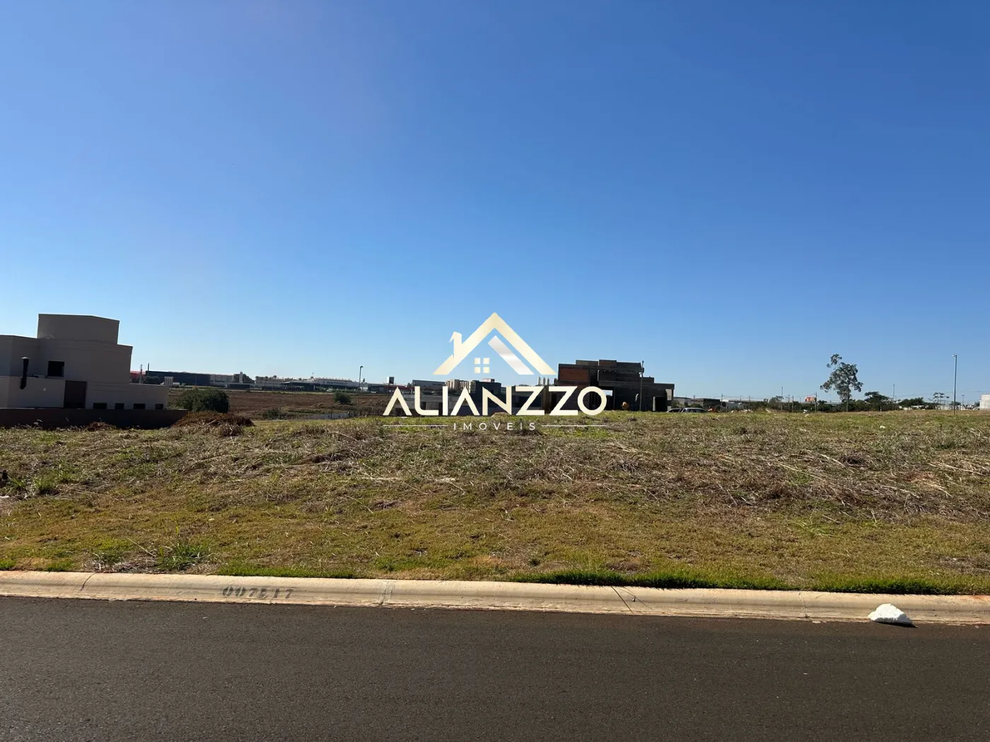 Comprar Terreno / Padrão em Cravinhos R$ 300.000,00 - Foto 1