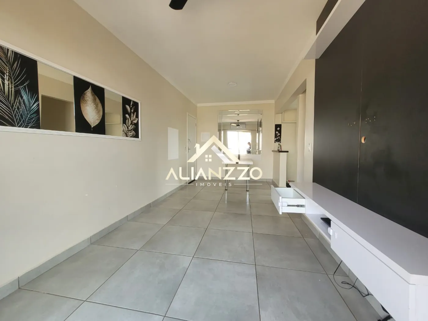 Alugar Apartamento / Padrão em Ribeirão Preto R$ 2.100,00 - Foto 1