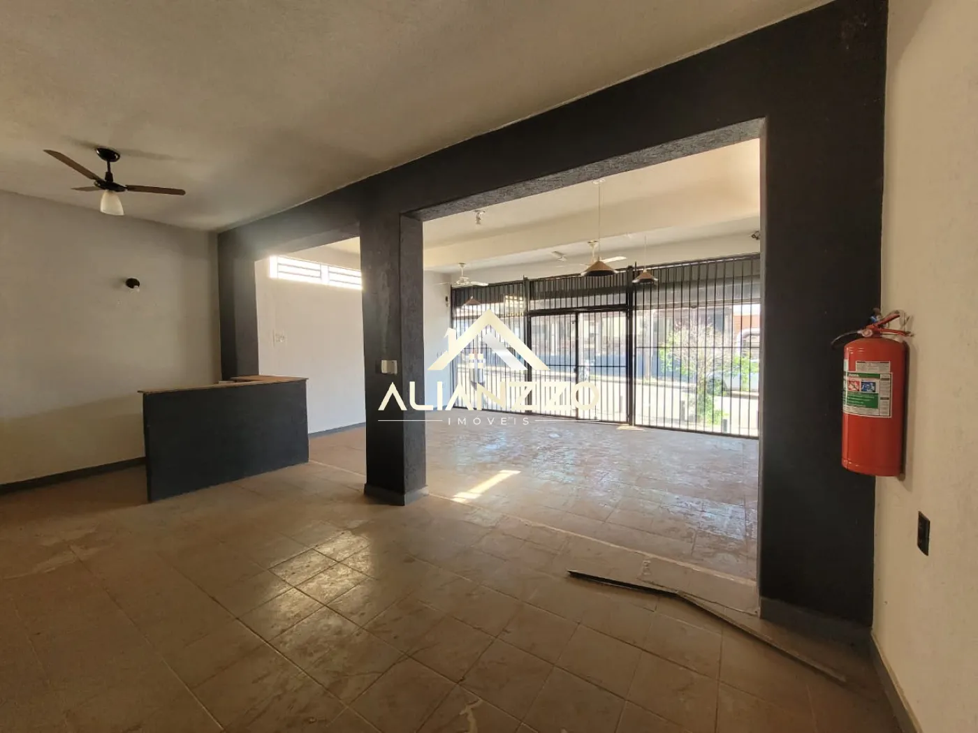 Alugar Comercial padrão / Salão Comercial em Ribeirão Preto R$ 1.700,00 - Foto 1