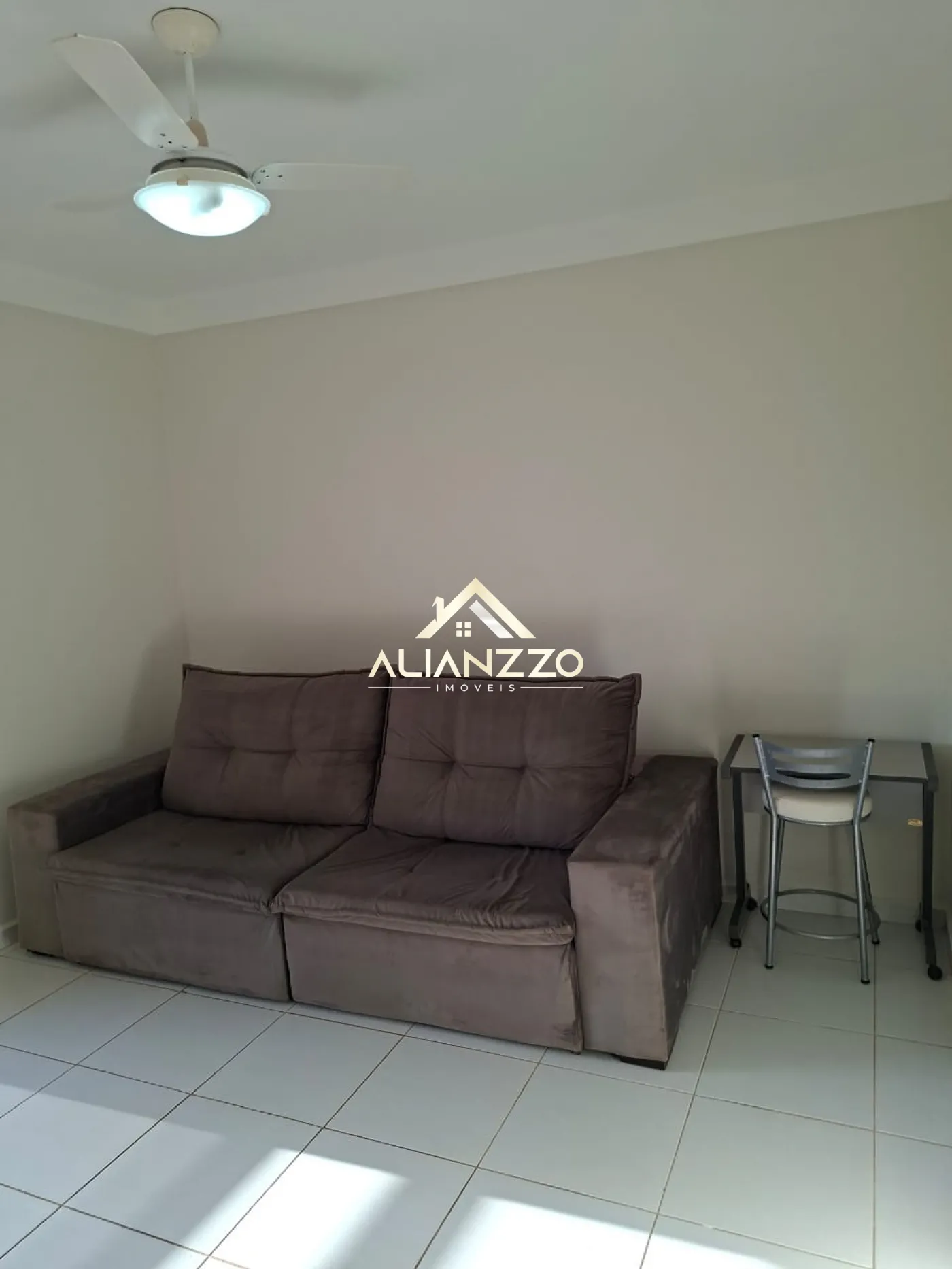Alugar Apartamento / Padrão em Ribeirão Preto R$ 2.000,00 - Foto 1