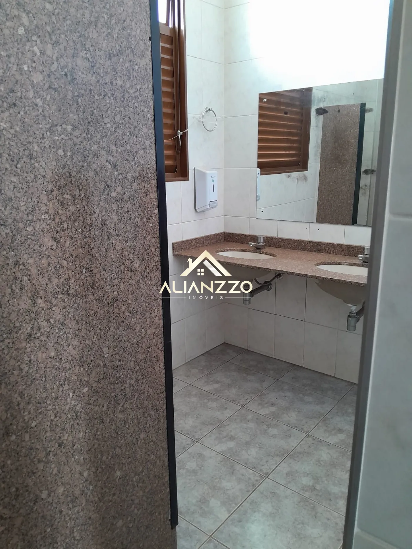 Alugar Comercial padrão / Salão Comercial em Ribeirão Preto R$ 30.000,00 - Foto 2