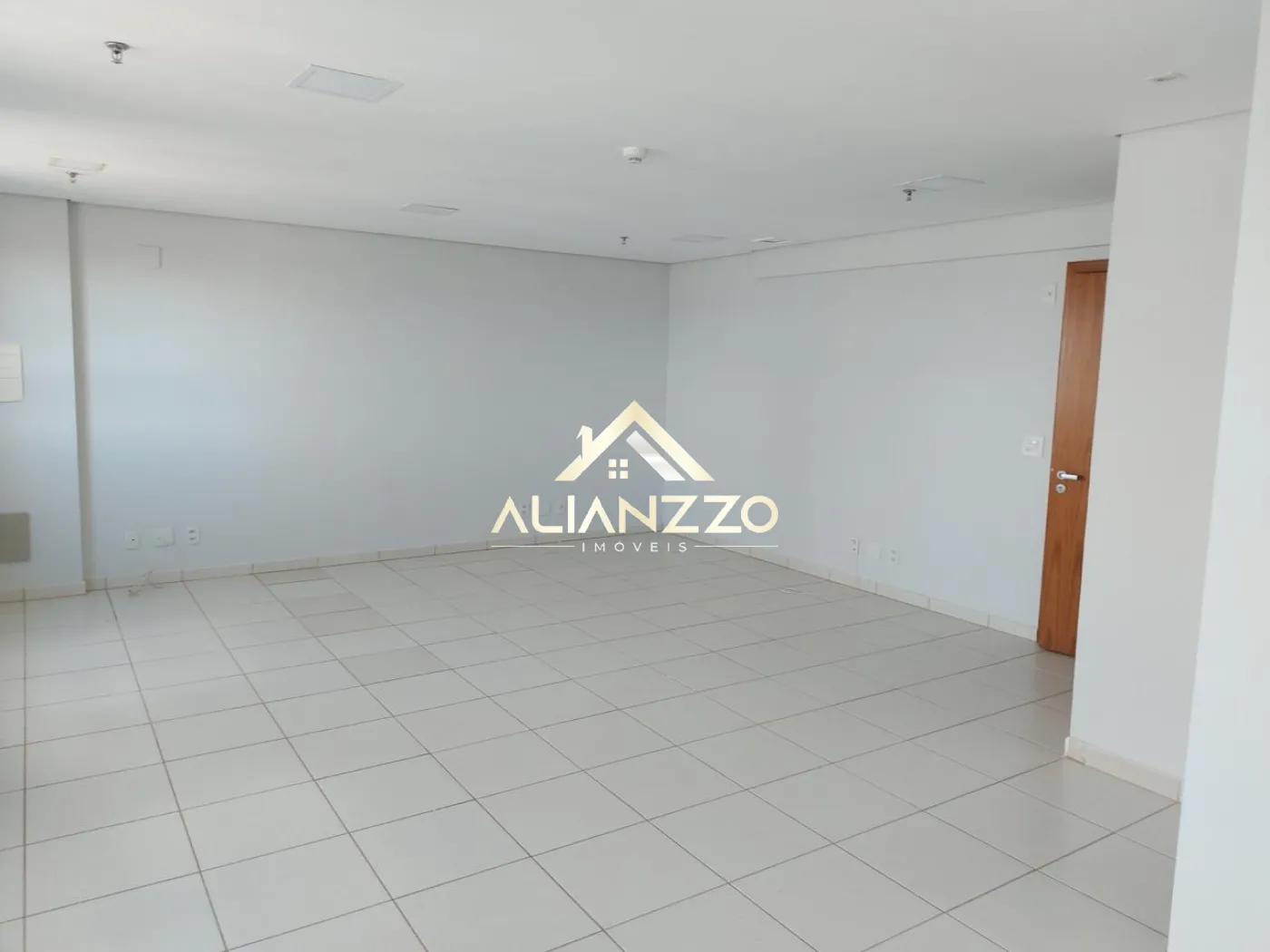 Comprar Comercial padrão / Salão Comercial em Ribeirão Preto R$ 295.000,00 - Foto 2