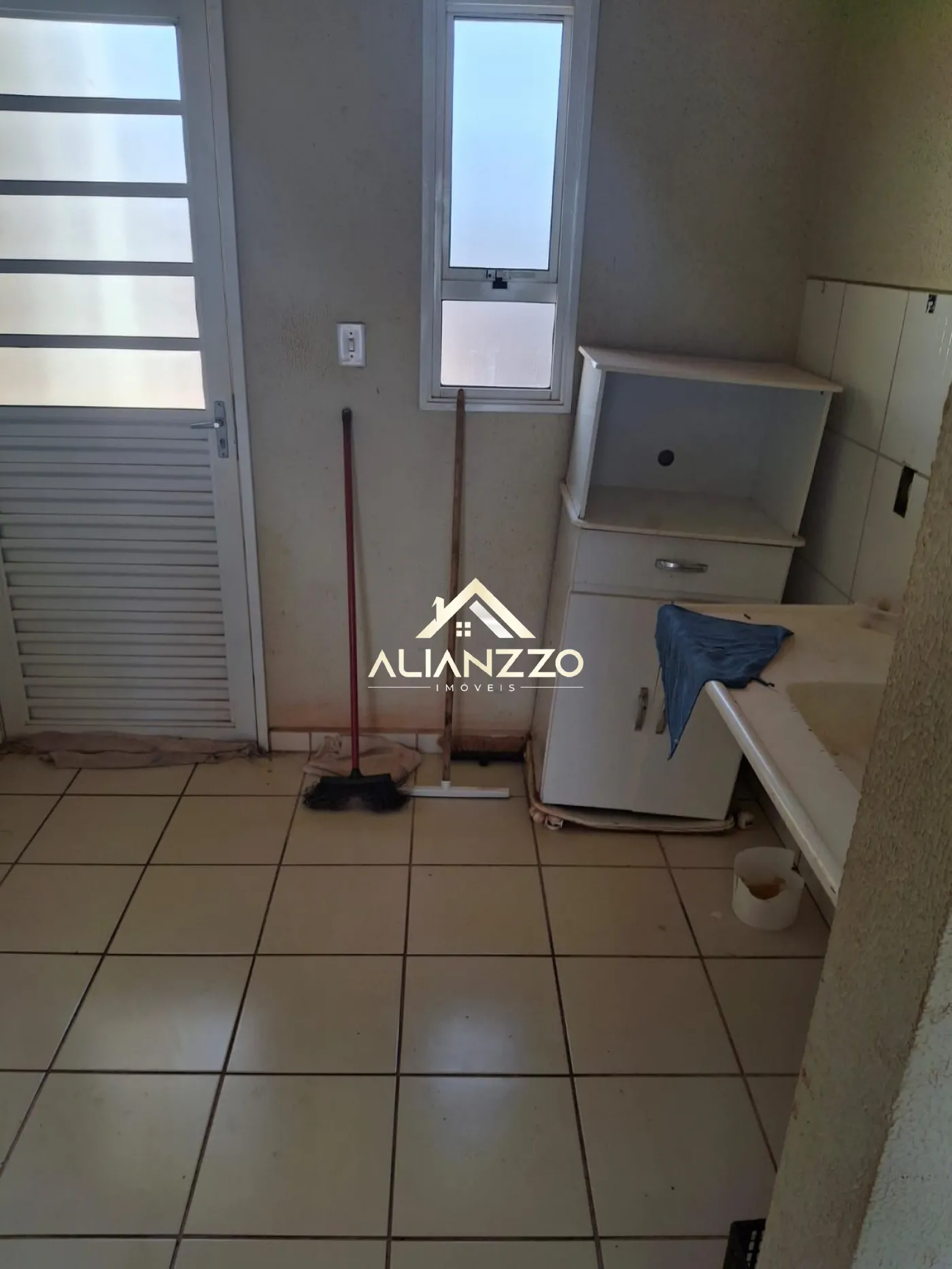 Comprar Casa / Padrão em Ribeirão Preto R$ 270.000,00 - Foto 2