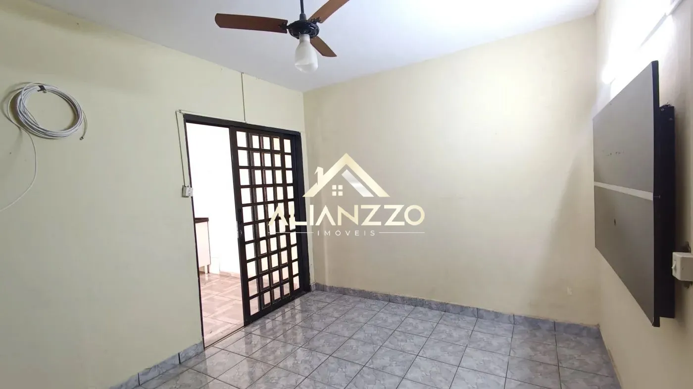 Alugar Casa / Padrão em Ribeirão Preto R$ 800,00 - Foto 2