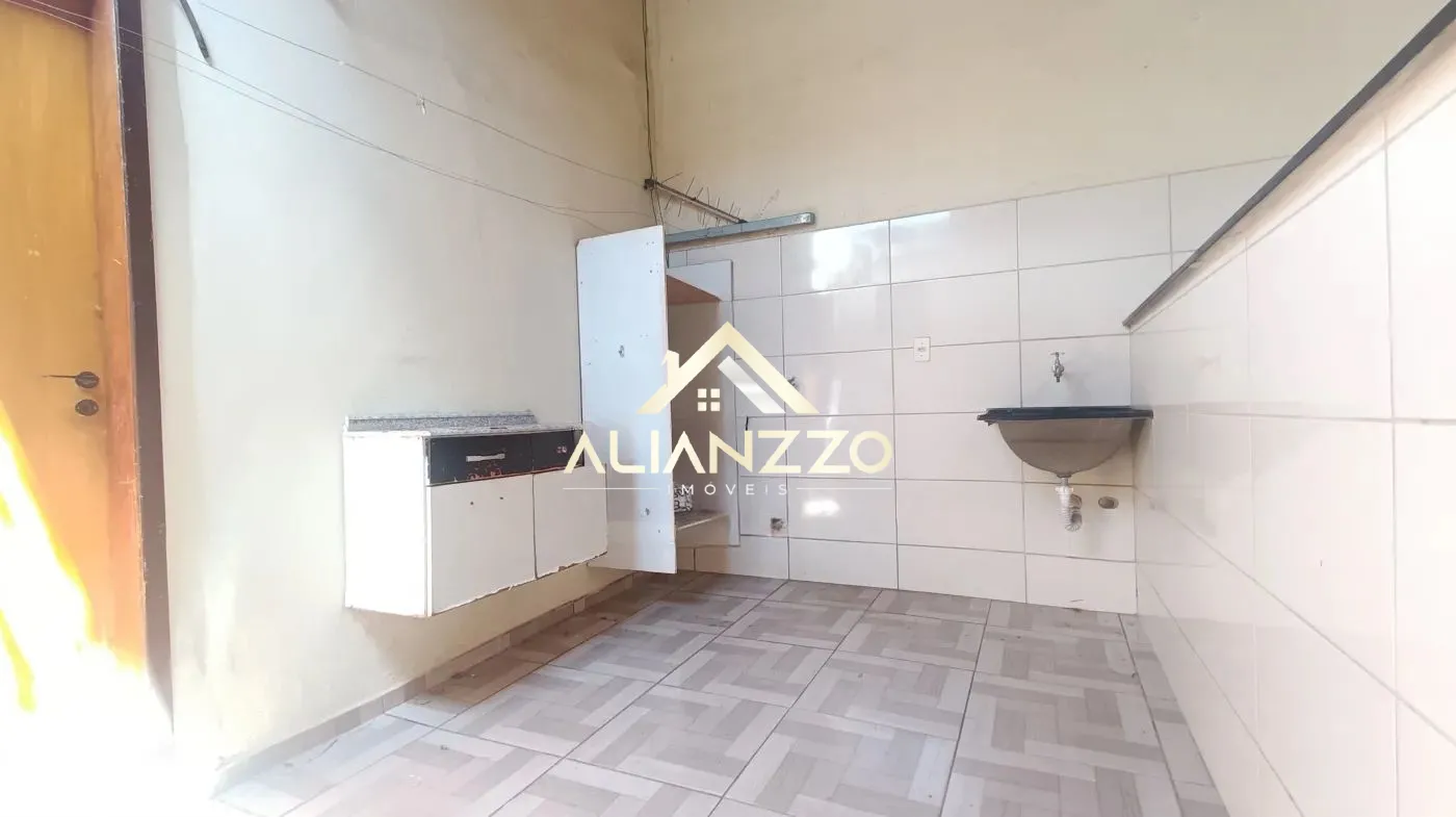 Alugar Casa / Padrão em Ribeirão Preto R$ 800,00 - Foto 4