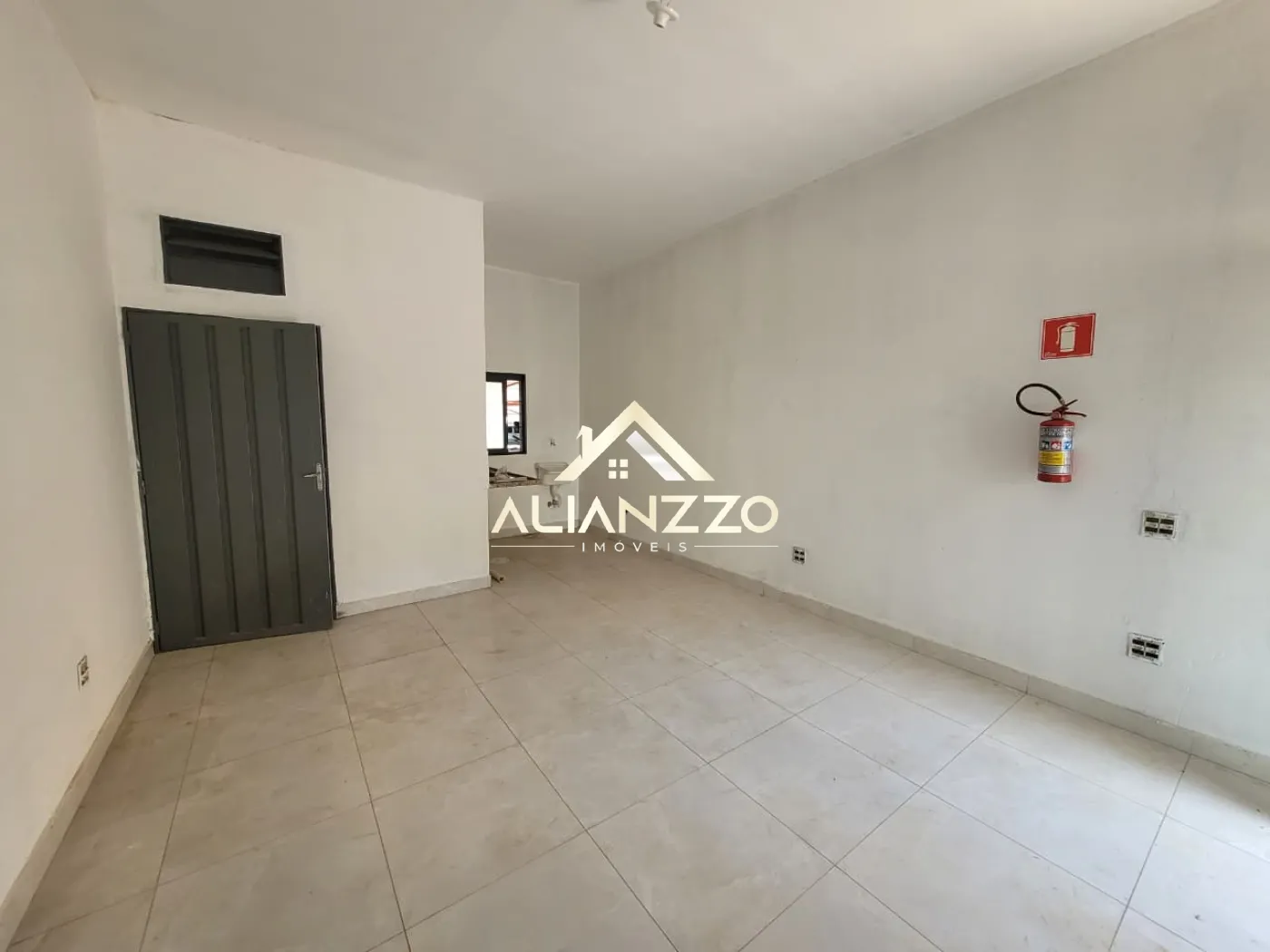 Alugar Comercial padrão / Loja em Ribeirão Preto R$ 3.000,00 - Foto 2