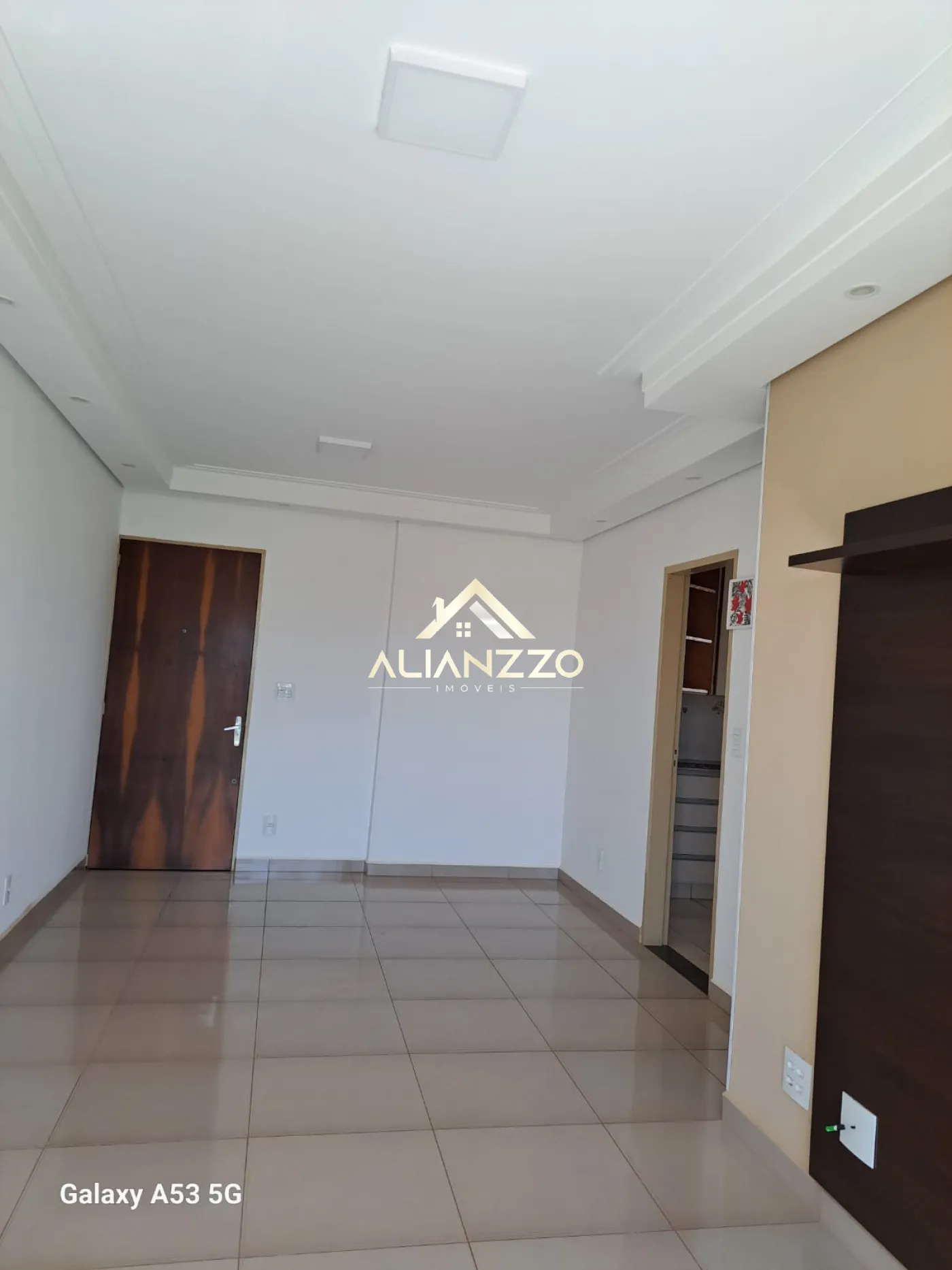 Alugar Apartamento / Padrão em Ribeirão Preto R$ 1.500,00 - Foto 2