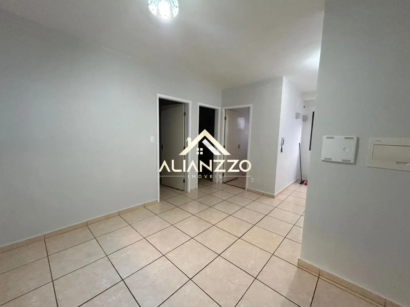 Alugar Apartamento / Padrão em Ribeirão Preto R$ 850,00 - Foto 1