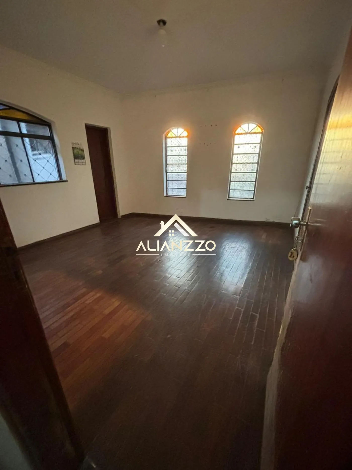 Comprar Casa / Padrão em Ribeirão Preto R$ 300.000,00 - Foto 1