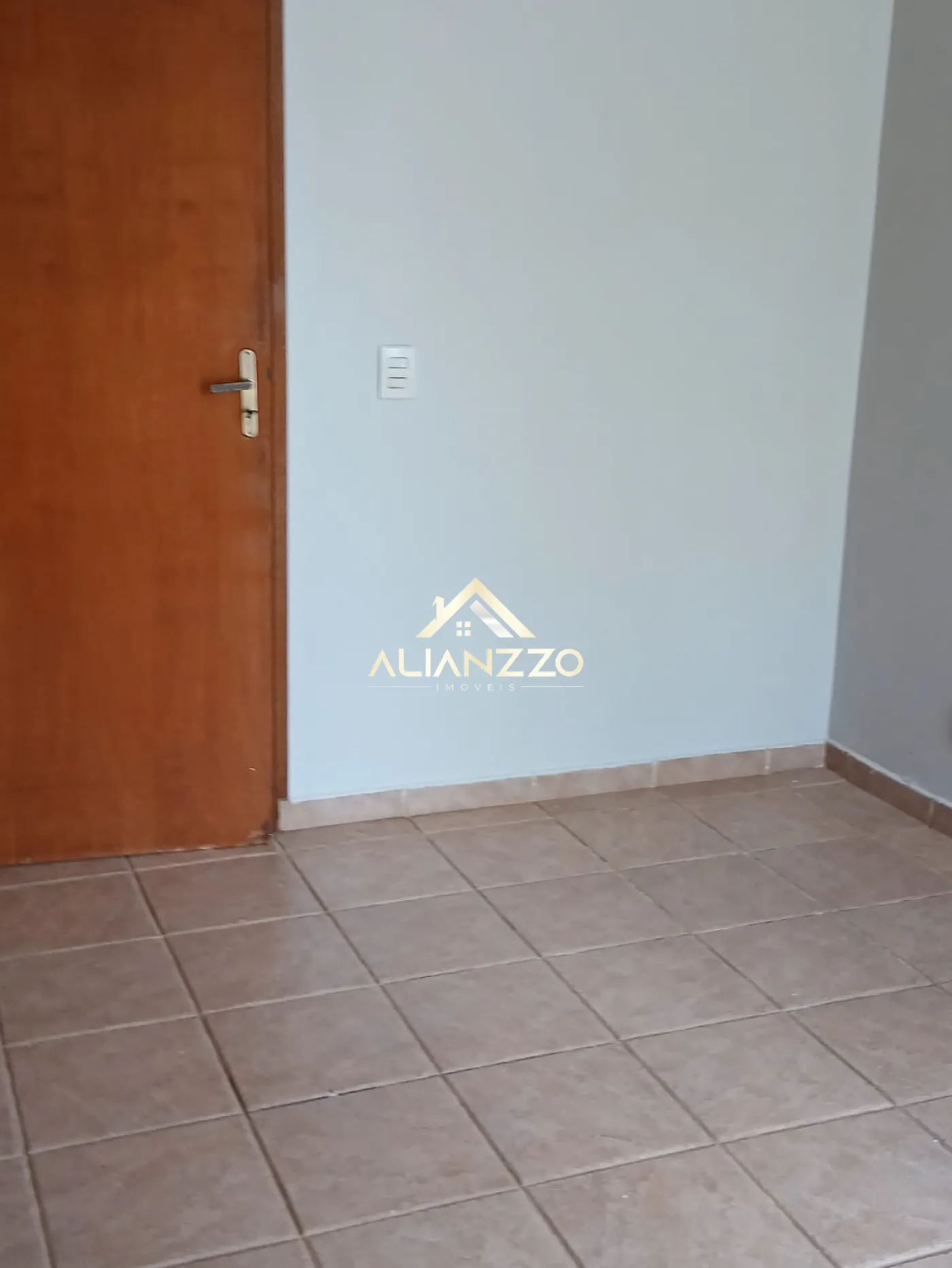 Alugar Apartamento / Padrão em Ribeirão Preto R$ 1.000,00 - Foto 1