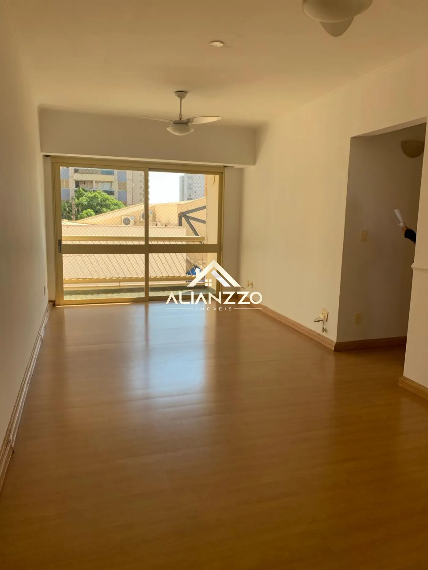 Alugar Apartamento / Padrão em Ribeirão Preto R$ 1.400,00 - Foto 2