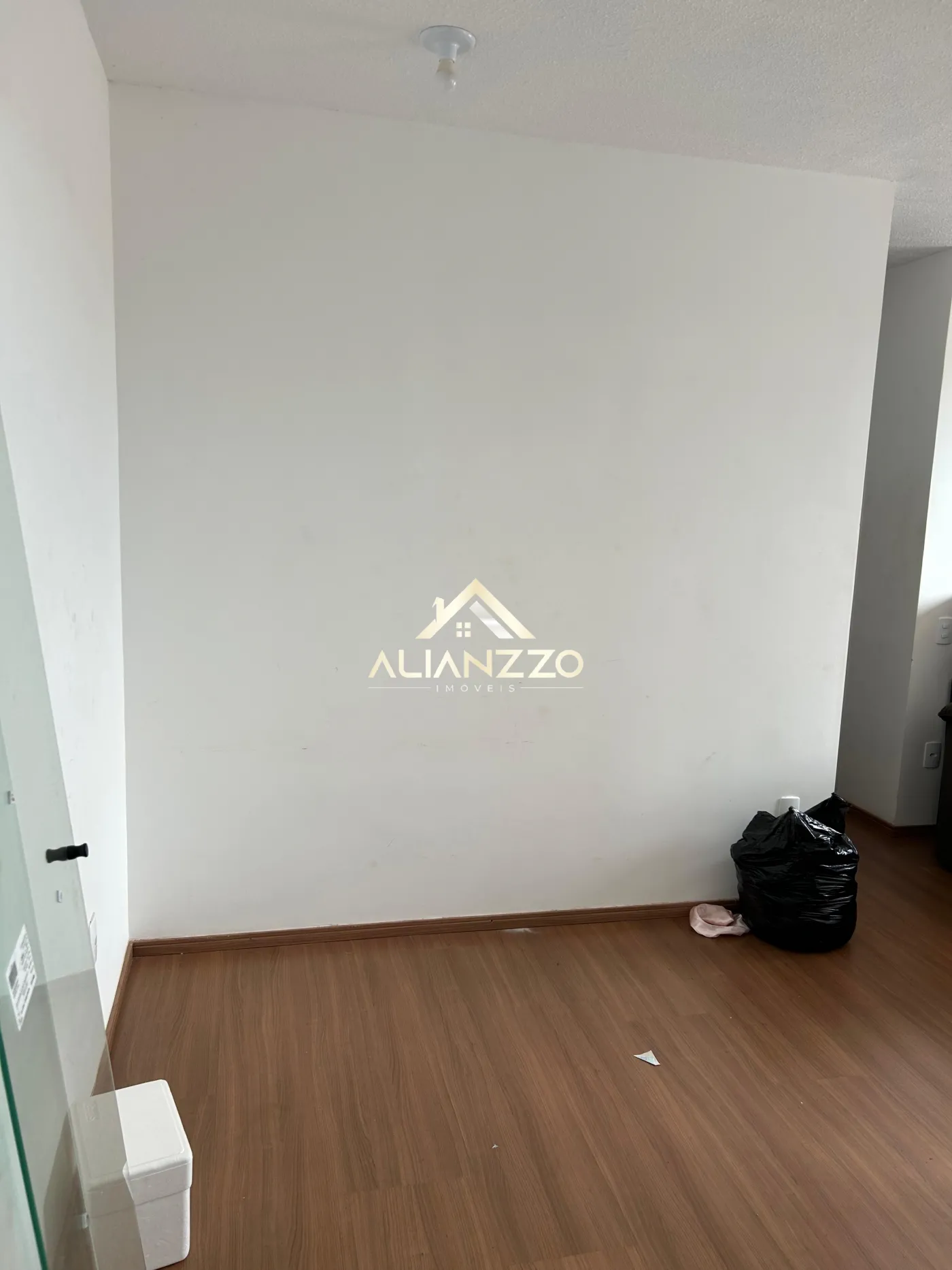 Alugar Apartamento / Padrão em Ribeirão Preto R$ 950,00 - Foto 1