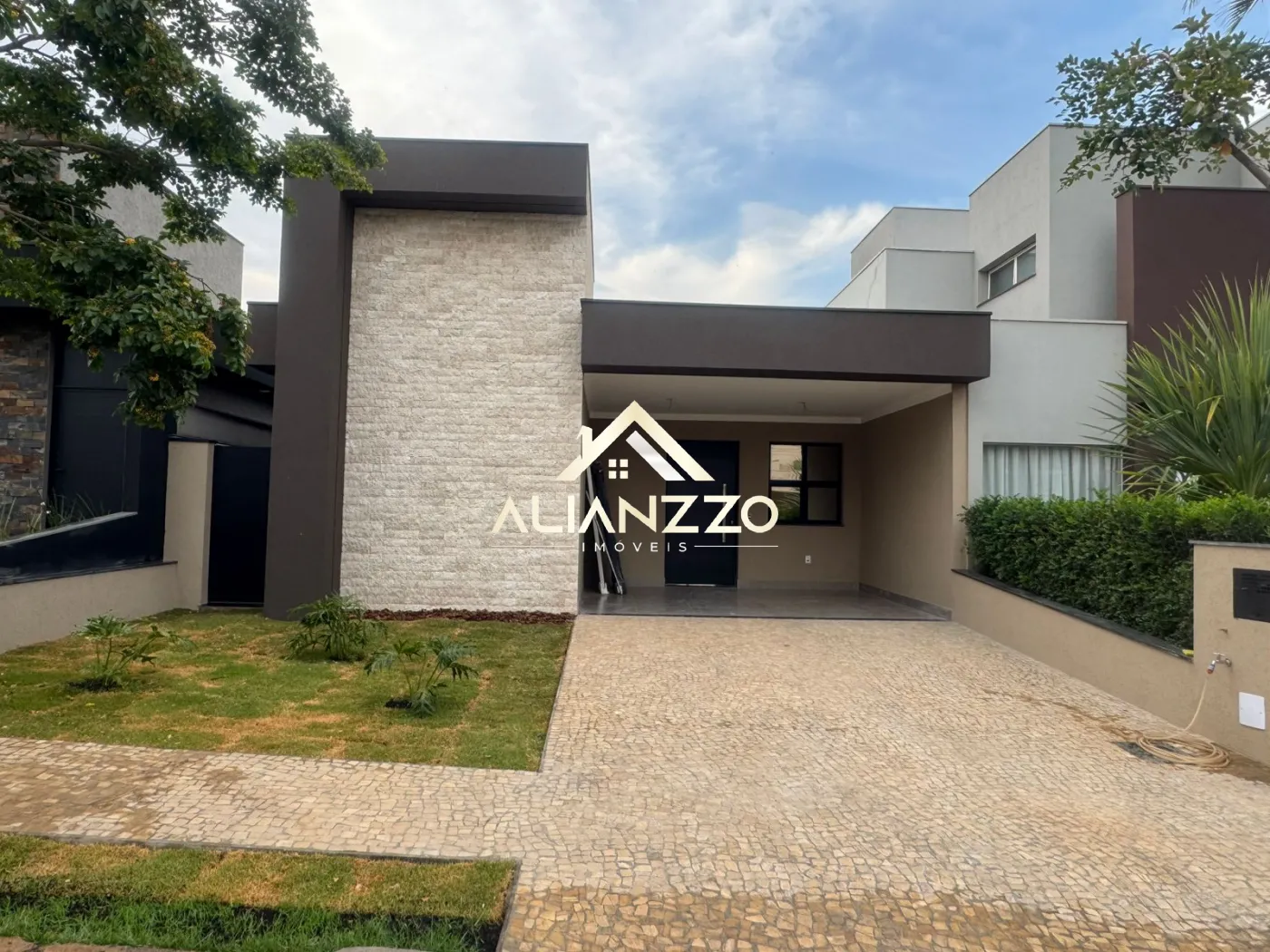 Comprar Casa Condomínio / Padrão em Ribeirão Preto R$ 1.150.000,00 - Foto 1