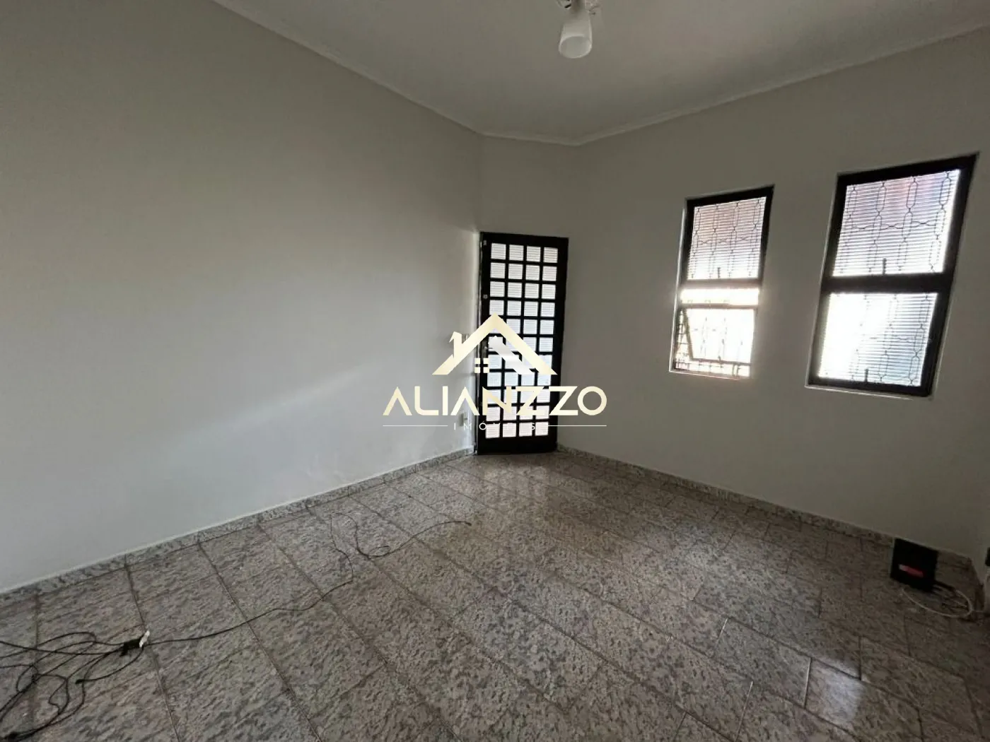 Alugar Casa / Padrão em Ribeirão Preto R$ 1.700,00 - Foto 3