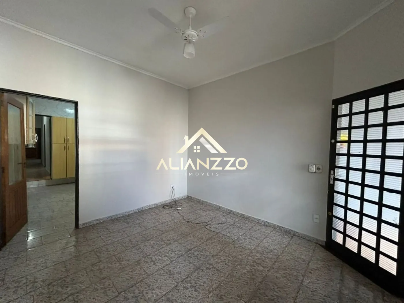 Alugar Casa / Padrão em Ribeirão Preto R$ 1.700,00 - Foto 5