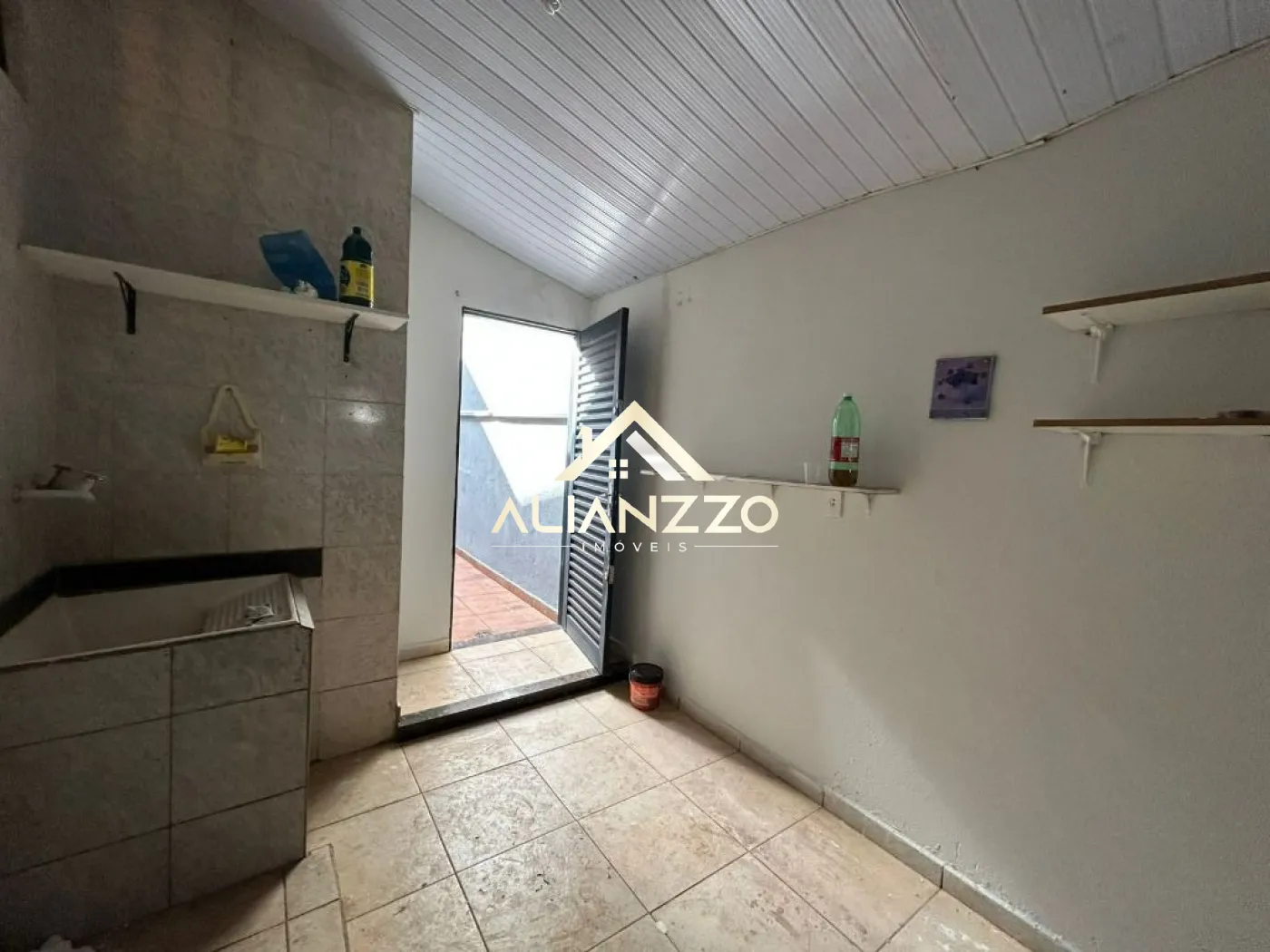 Alugar Casa / Padrão em Ribeirão Preto R$ 1.700,00 - Foto 9