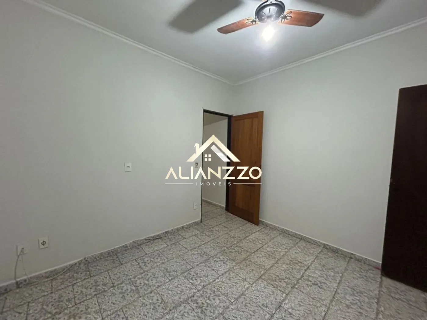 Alugar Casa / Padrão em Ribeirão Preto R$ 1.700,00 - Foto 13