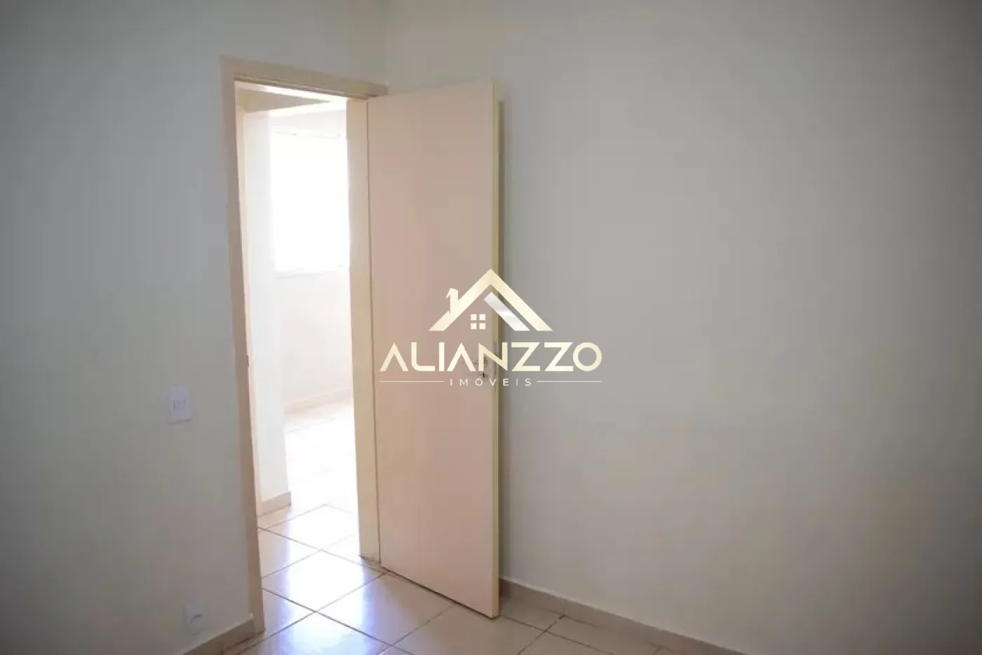 Alugar Apartamento / Padrão em Ribeirão Preto R$ 860,00 - Foto 5