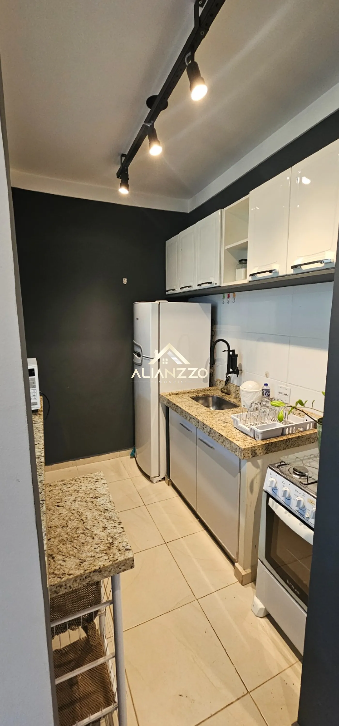 Alugar Apartamento / Padrão em Ribeirão Preto R$ 1.500,00 - Foto 1