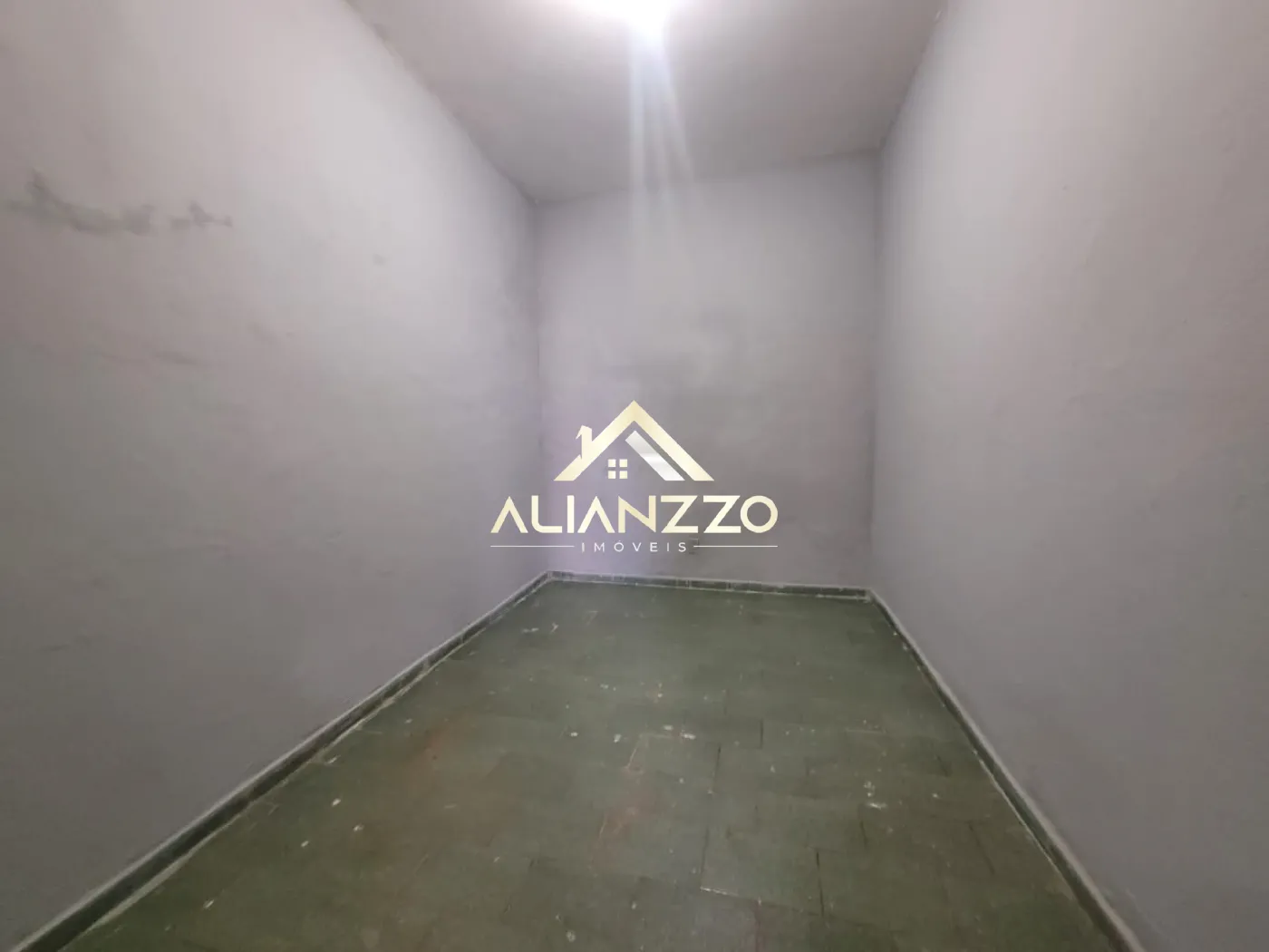 Alugar Casa / Padrão em Ribeirão Preto R$ 900,00 - Foto 2