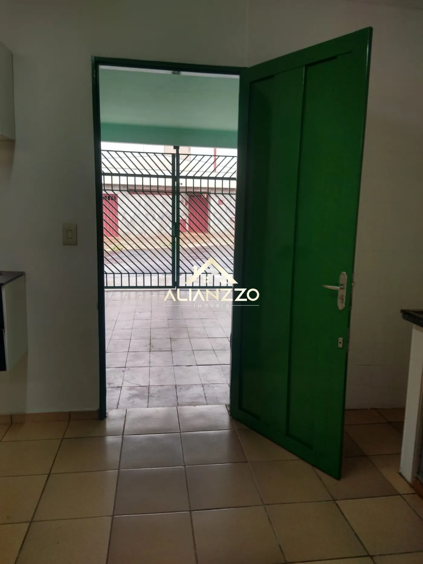 Alugar Casa / Padrão em Ribeirão Preto R$ 2.100,00 - Foto 1